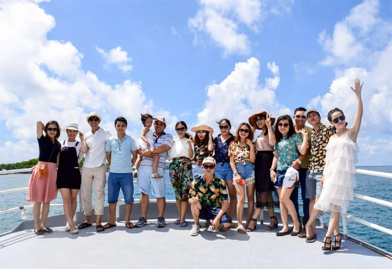 Khách du lịch đổ xô đến Phú Quốc thời điểm này (ảnh minh họa) Ham tour rẻ ép đòi giảm giá, lời cảnh báo từ dân chuyên nghiệp