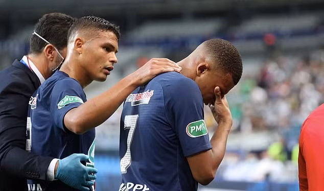 Mbappe dính chấn thương nặng, nguy cơ vắng mặt ở tứ kết Champions League