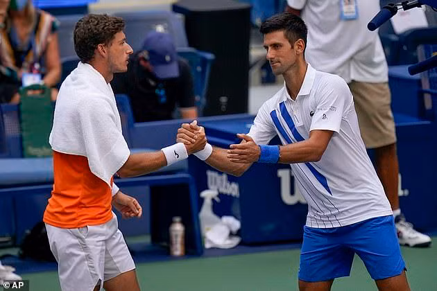Djokovic bị loại khỏi US Open vì...thiếu kiềm chế