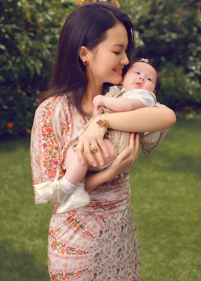 Với Đỗ Hải Yến, lần mang thai nào cũng là một hành trình gian nan. Khi bầu con trai đầu lòng, cô tăng cân nhiều, người bị phù và phải nằm một chỗ trong mấy tháng đầu tiên. Khi bầu con trai thứ hai, cô bị tiểu đường thai kỳ và cũng nằm một chỗ vào mấy tháng cuối, cơ thể lúc nào cũng mệt mỏi. Dẫu vất vả trong ba lần bầu bí nhưng cô lại rất hạnh phúc bởi các con chào đời một cách thuận lợi và lớn lên khoẻ mạnh.