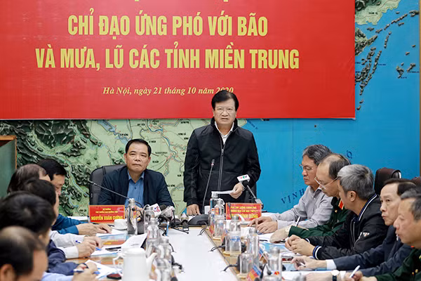 Phó Thủ tướng Trịnh Đình Dũng. Phó Thủ tướng Trịnh Đình Dũng.