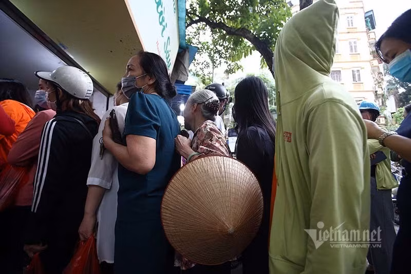 Có người đi cả chục cây số để mua bánh trôi bánh chay tại đây. Có người đi cả chục cây số để mua bánh trôi bánh chay tại đây.
