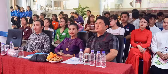 Ban giám khảo cuộc thi.