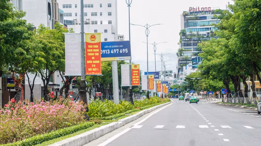 Tuyến đường Nguyễn Văn Linh (TP Đà Nẵng).