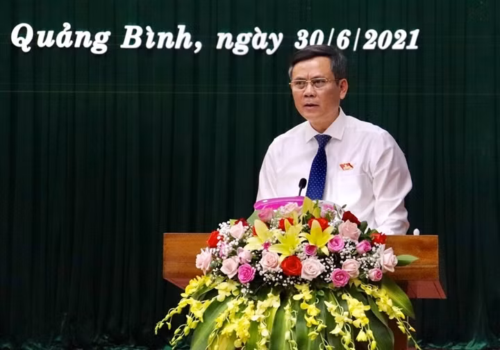 Ông Trần Thắng phát biểu tại kỳ họp thứ nhất HĐND tỉnh Quảng Bình khóa XVIII nhiệm kỳ 2021 - 2026