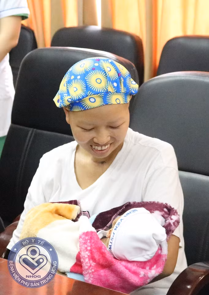 Hai mẹ con sản phụ đã được xuất viện. Hai mẹ con sản phụ đã được xuất viện.