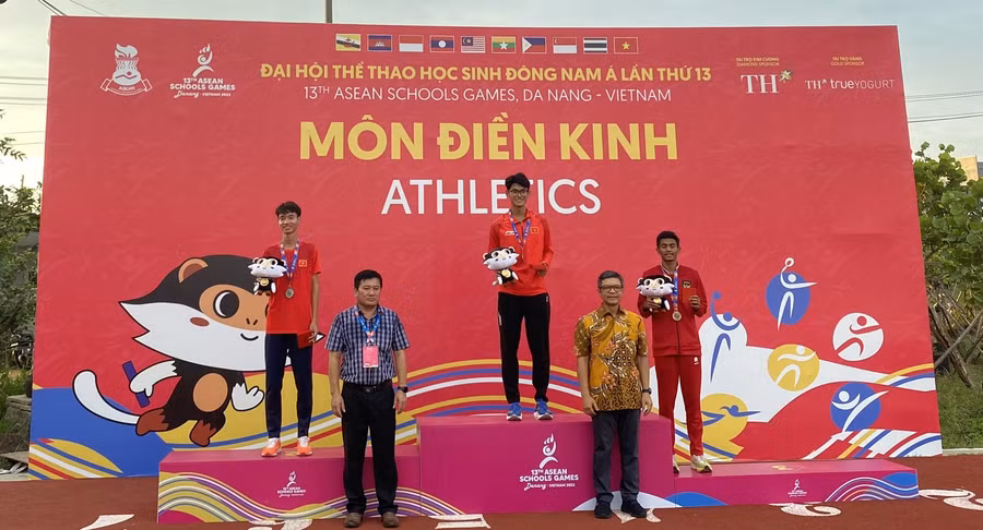 Nội dung chạy 800m nam, đội điền kinh Việt Nam đã giành được 1 Huy chương Vàng và 1 Huy chương Bạc.