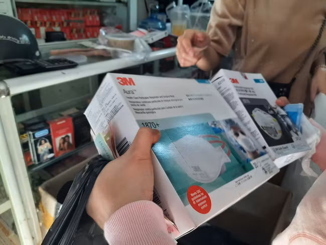 Loại khẩu trang 3M - N95 được nhập khẩu từ Mỹ có giá 1,8 triệu/ hộp 20 cái, được nhiều người tìm mua nhưng không có hàng.