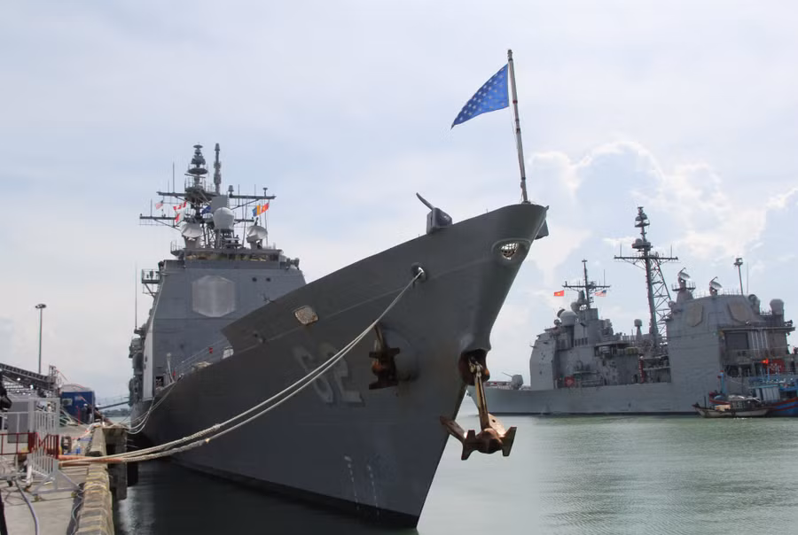 Tàu USS Robert Smalls – CG 62. Ảnh: Hoàng Vinh. Tàu USS Robert Smalls – CG 62. Ảnh: Hoàng Vinh.