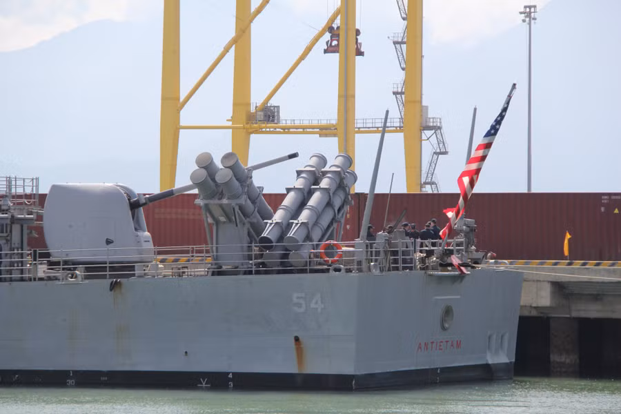 Hệ thống vũ khí trên tàu USS Antietam – CG 54. Ảnh: Hoàng Vinh. Hệ thống vũ khí trên tàu USS Antietam – CG 54. Ảnh: Hoàng Vinh.