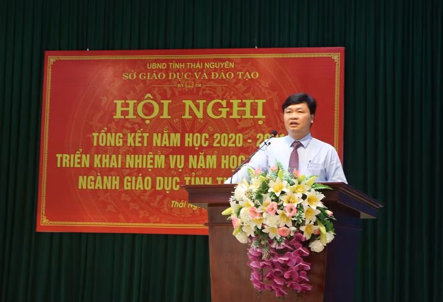 Đồng chí Phạm Việt Đức, Giám đốc Sở GD&amp;ĐT Thái Nguyên phát biểu tại Hội nghị