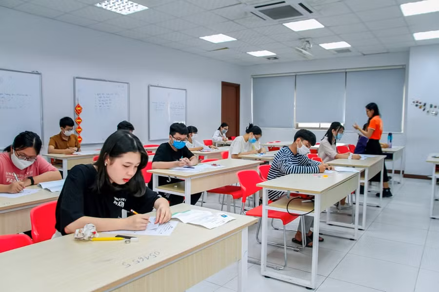 Học sinh THCS thi tuyển vào lớp 10 Trường THPT FPT Đà Nẵng.