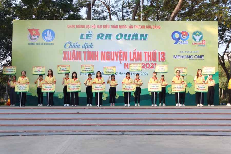Ra mắt các đội hình tình nguyện