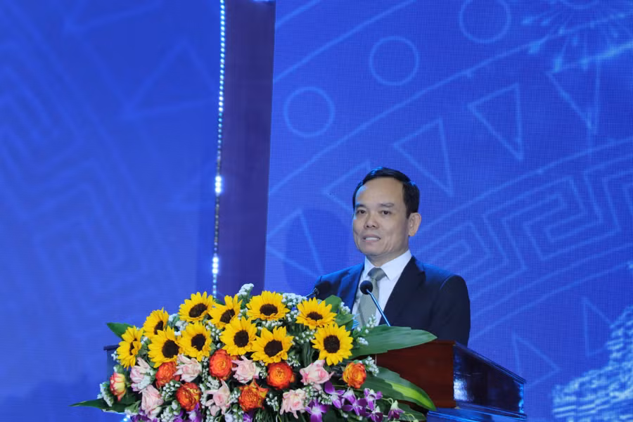 Phó Thủ tướng Trần Lưu Quang phát biểu tại Hội nghị.