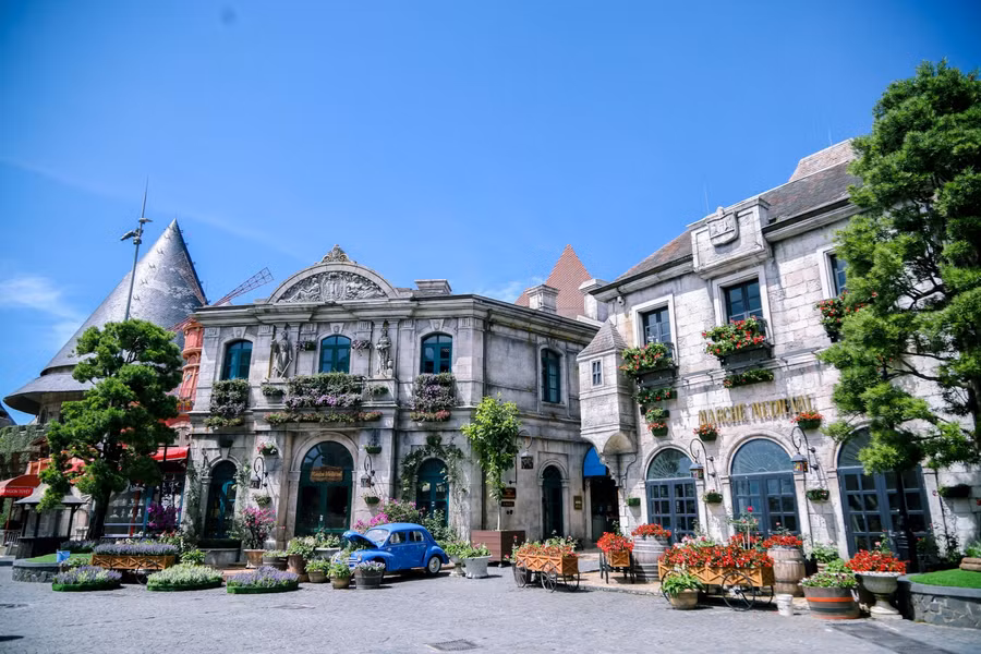 Khu du lịch Sun World Ba Na Hills hứa hẹn mang lại nhiều bất ngờ cho du khách.
