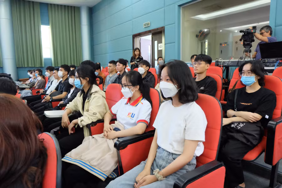 Ngày hội là cơ hội giao lưu và kết nối giữa cộng đồng Nguồn mở Việt Nam và sinh viên ngành công nghệ thông tin của các trường Đại học, Cao đẳng.