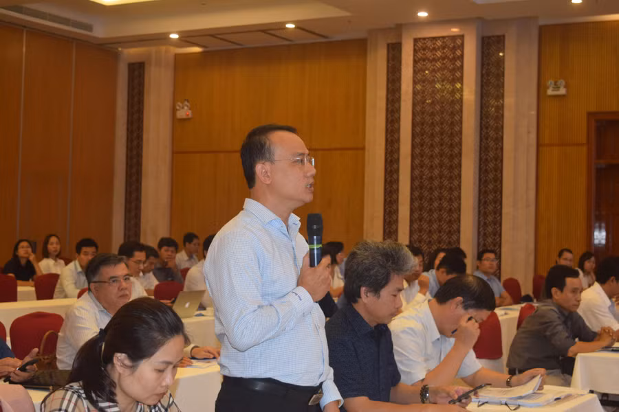 Các đại biểu tham dự đã đặt câu hỏi về các vấn đề liên quan đến Quy định công tác, chế độ chính sách và đào tạo, bồi dưỡng; Quy định về công tác đánh giá và thi đua, khen thưởng.