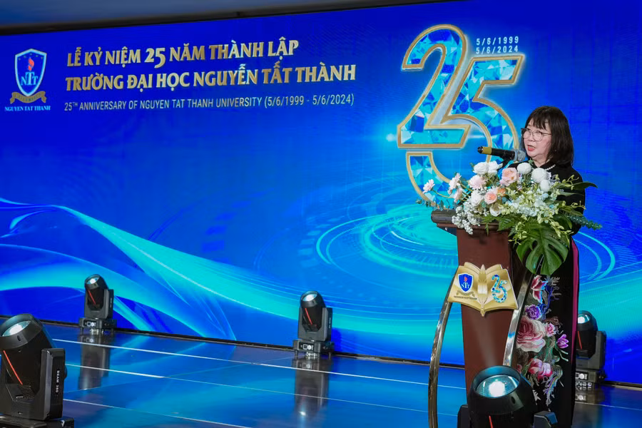 TS. Nguyễn Mai Lan, Chủ tịch Hội đồng trường Trường ĐH Nguyễn Tất Thành phát biểu tại chương trình. (Ảnh: NTTU) TS. Nguyễn Mai Lan, Chủ tịch Hội đồng trường Trường ĐH Nguyễn Tất Thành phát biểu tại chương trình. (Ảnh: NTTU)