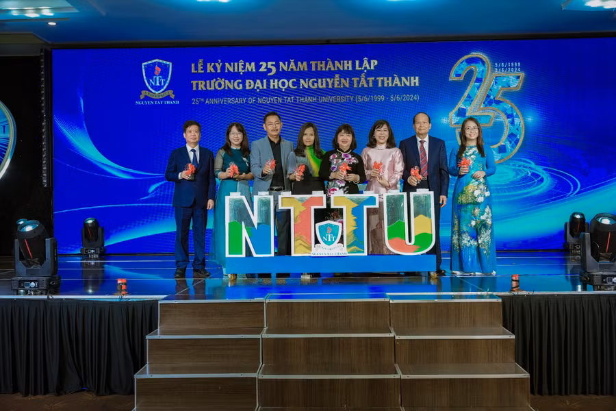 Trường ĐH Nguyễn Tất Thành tổ chức Lễ kỷ niệm 25 năm thành lập. (Ảnh: NTTU)