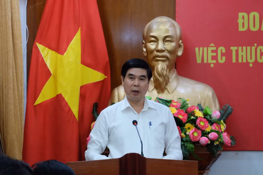 Ông Lâm Hải Giang - Phó Chủ tịch UBND tỉnh Bình Định báo cáo tại buổi làm việc. Ảnh: Hoàng Vinh. Ông Lâm Hải Giang - Phó Chủ tịch UBND tỉnh Bình Định báo cáo tại buổi làm việc. Ảnh: Hoàng Vinh.