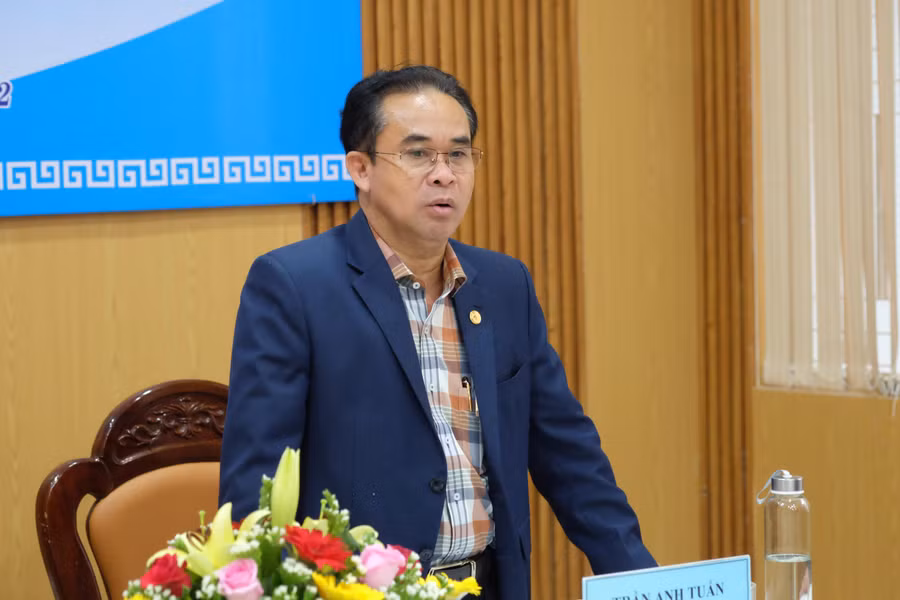 Ông Trần Anh Tuấn - Phó Chủ tịch UBND tỉnh Quảng Nam phát biểu tại buổi làm việc với Đoàn công tác của Bộ GD&amp;ĐT.