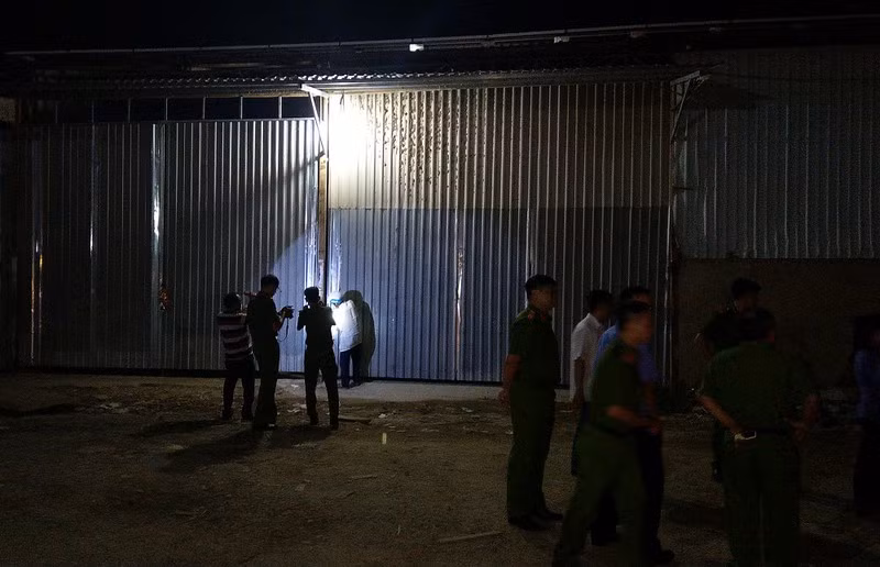 Kho hàng Đ.D và thùng hàng được cất giấu trong kho (Ảnh: Nghiêm Túc)