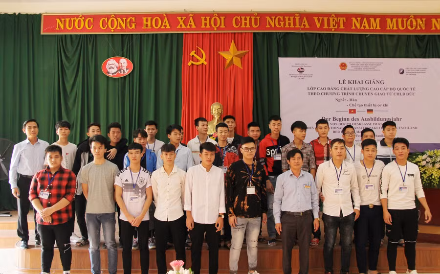 Khai giải lớp CĐ chất lượng cao theo chương trình chuyển giao từ CHLB Đức
