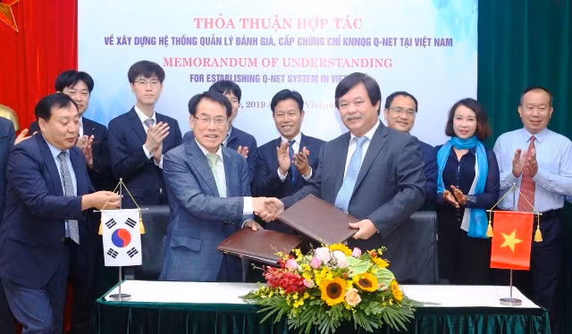 Trao đổi thỏa thuận hợp tác tại buổi lễ