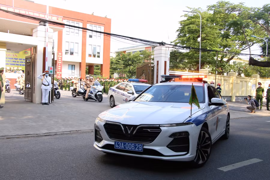 Ngoài ra, có phương án kế hoạch bố trí lực lượng, sẵn sàng chiến đấu, tuyệt đối không được chủ quan, lơ là, kịp thời xử lý những tình huống liên quan đến an ninh trật tự.