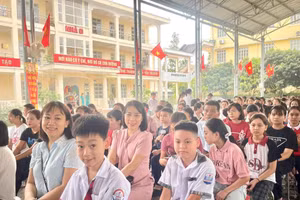 Cô và trò Trường THCS Lê Quý Đôn, phường Minh Xuân, Tuyên Quang.