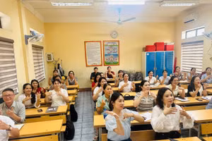 Các giáo viên Tuyên Quang được bồi dưỡng nâng cao nghiệp vụ.