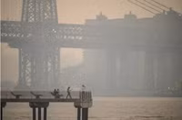 New York như ngày tận thế vì cháy rừng ở Canada