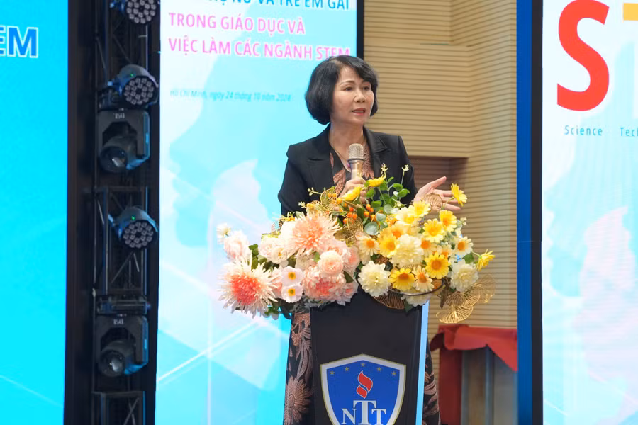 pgsts-tran-thi-hong-phat-bieu-tai-hoi-thao-8096-8157.jpg