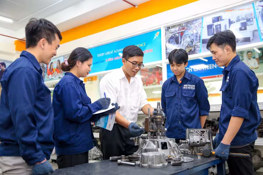 cac-truong-thu-hut-ts-anh-2.jpg