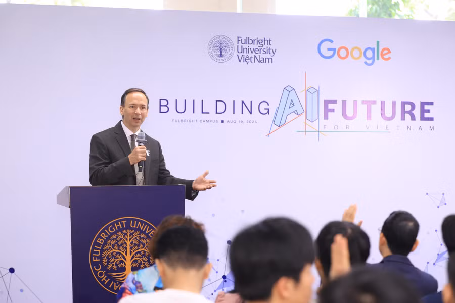 Ông Scott Fritzen - Hiệu trưởng trường Đại học Fulbright phát biểu.jpeg