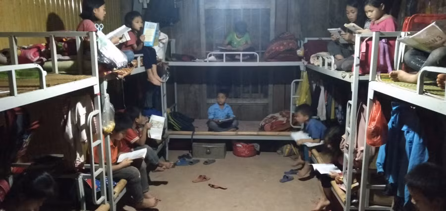 Nhiều trường tiểu học ở vùng cao biên giới tỉnh Nghệ An vẫn còn nhiều khó khăn.