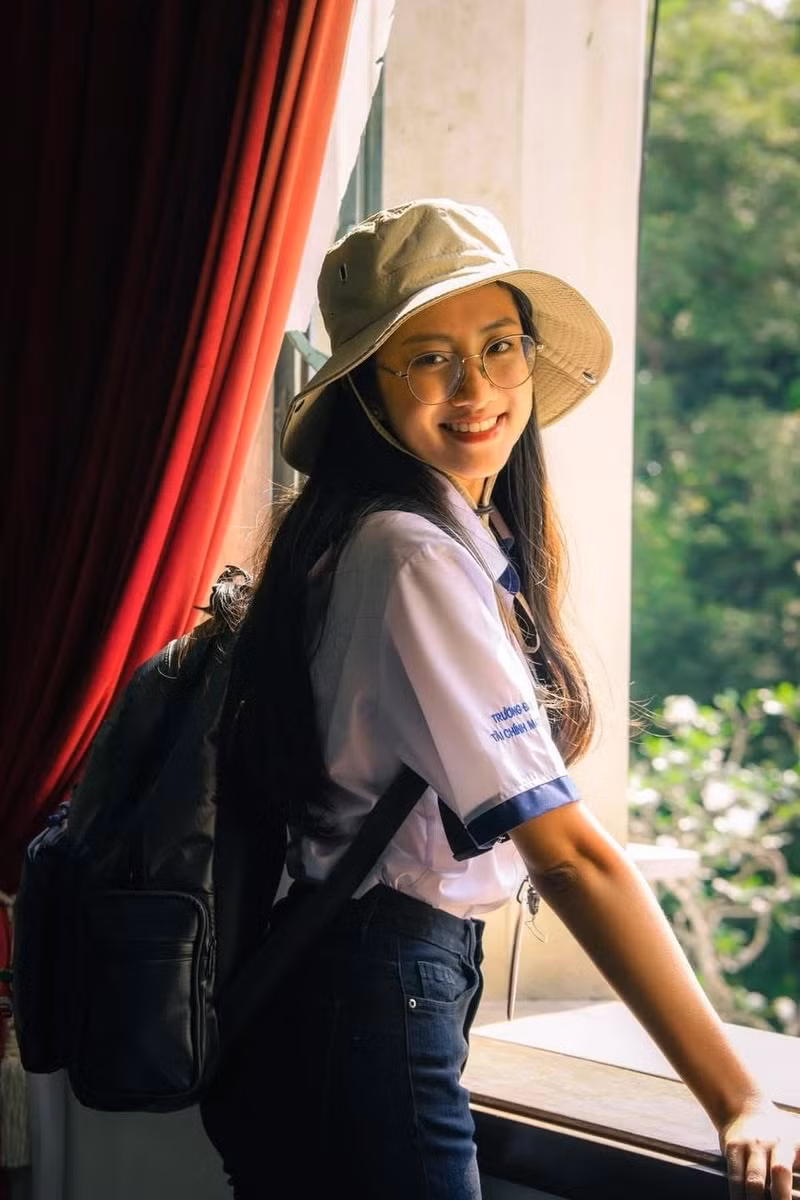 Cô cũng trở thành người đẹp đầu tiên ở Phú Yên đăng quang cuộc thi nhan sắc hàng đầu cả nước này. 67f8333e-016a-491b-b715-c517b143b0ea.jpg