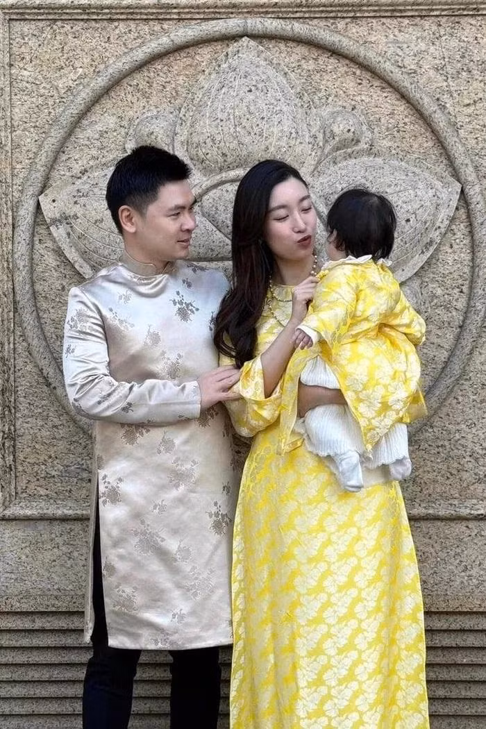 Cô bé được nhận xét có khuôn mặt bầu bĩnh, đáng yêu với đôi mắt to tròn cùng hai má phúng phính. đỗ mỹ linh 05.jpg