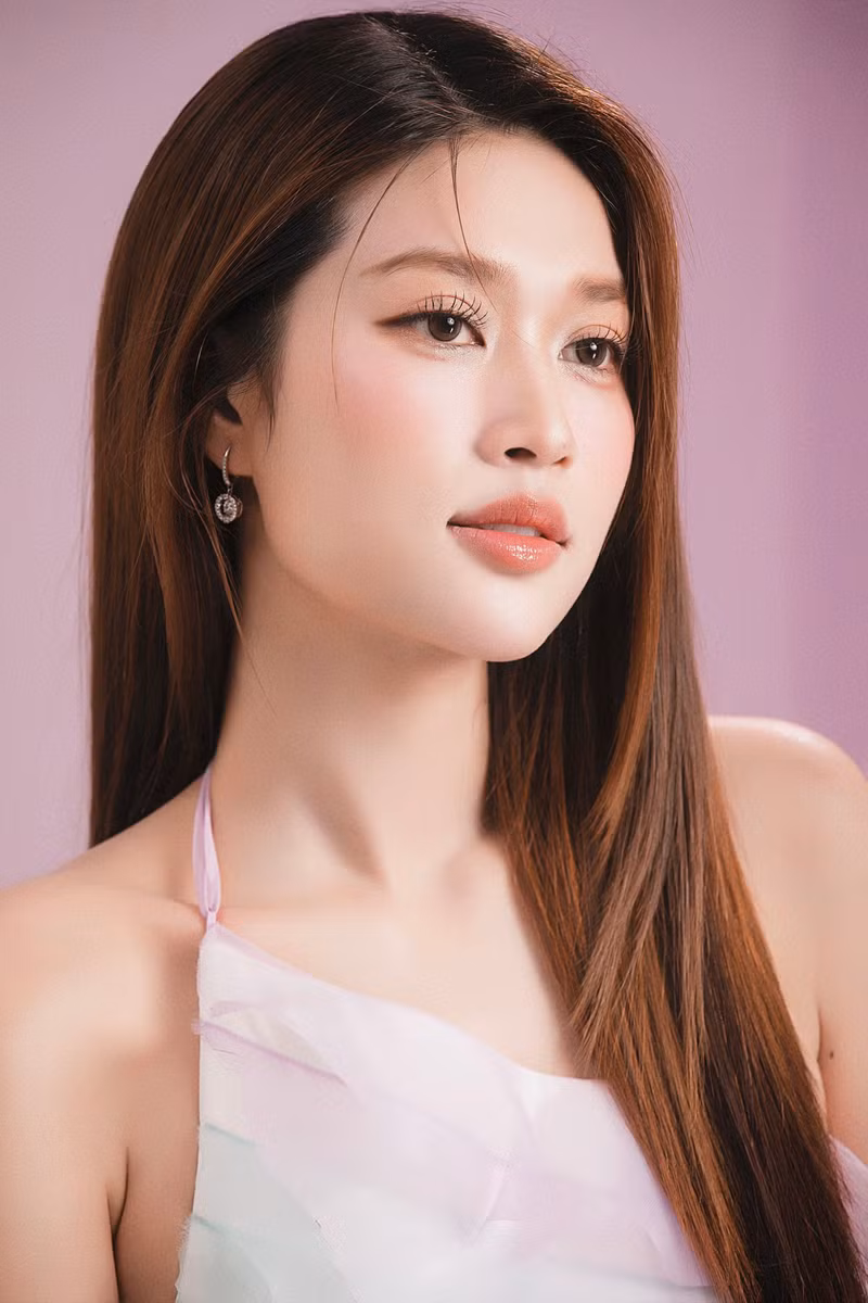 Bởi trong Ân là tất cả những màu sắc tuyệt vời mà mình đã từng được trải qua, là sự hòa quyện của tất cả những khoảnh khắc, những con người, những trải nghiệm đầy ý nghĩa mà mình đã có. thien-an-sinh-nhat-25-11.jpg