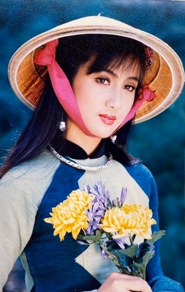 Hiền Mai sinh năm 1967, từng là một trong những nhan sắc động lòng người, nức tiếng một thời của Vbiz những năm 90. nu-hoang-anh-lich-1.jpg