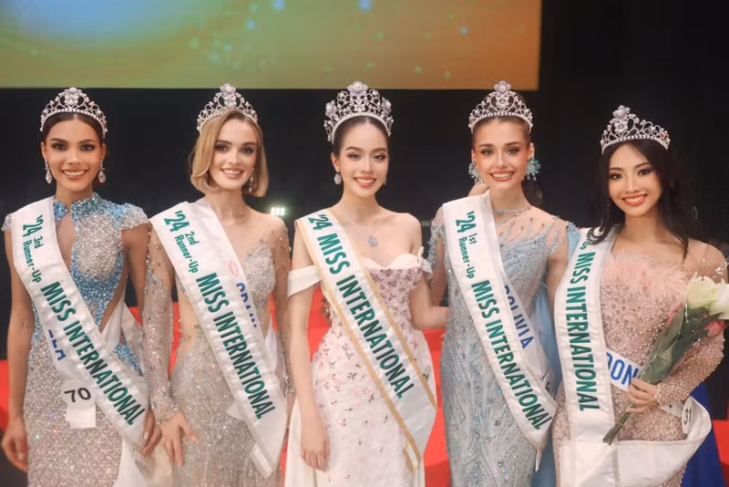 Vượt qua hơn 70 thí sinh để giành vương miện Miss International 2024, Thanh Thủy trở thành người đẹp Việt Nam đầu tiên chiến thắng tại cuộc thi nhan sắc này. thanh-thuy-3-7412.jpg
