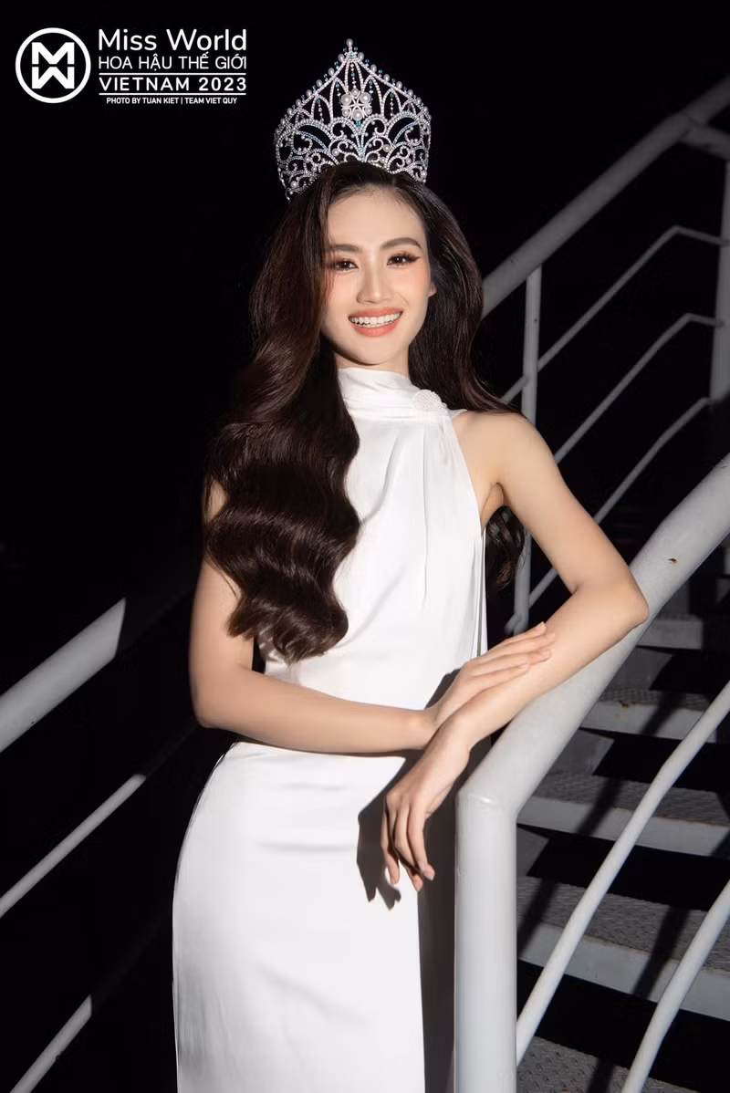 Ý Nhi sinh năm 2002, sở hữu chiều cao 1m75. Trước khi đến với Miss World Vietnam 2023, Ý Nhi từng đạt Á khôi cuộc thi Duyên dáng Sinh viên Bình Định 2022. ý nhi 8.jpg