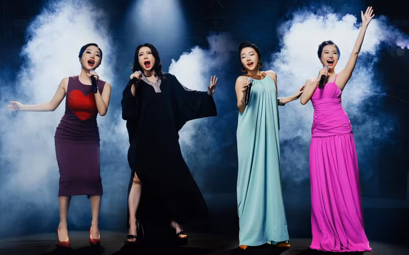 Nữ ca sĩ Orange hài hước biến hình thành 4 diva làng nhạc Việt gồm: Thanh Lam, Hà Trần, Mỹ Linh, Hồng Nhung. halloween-5.jpg