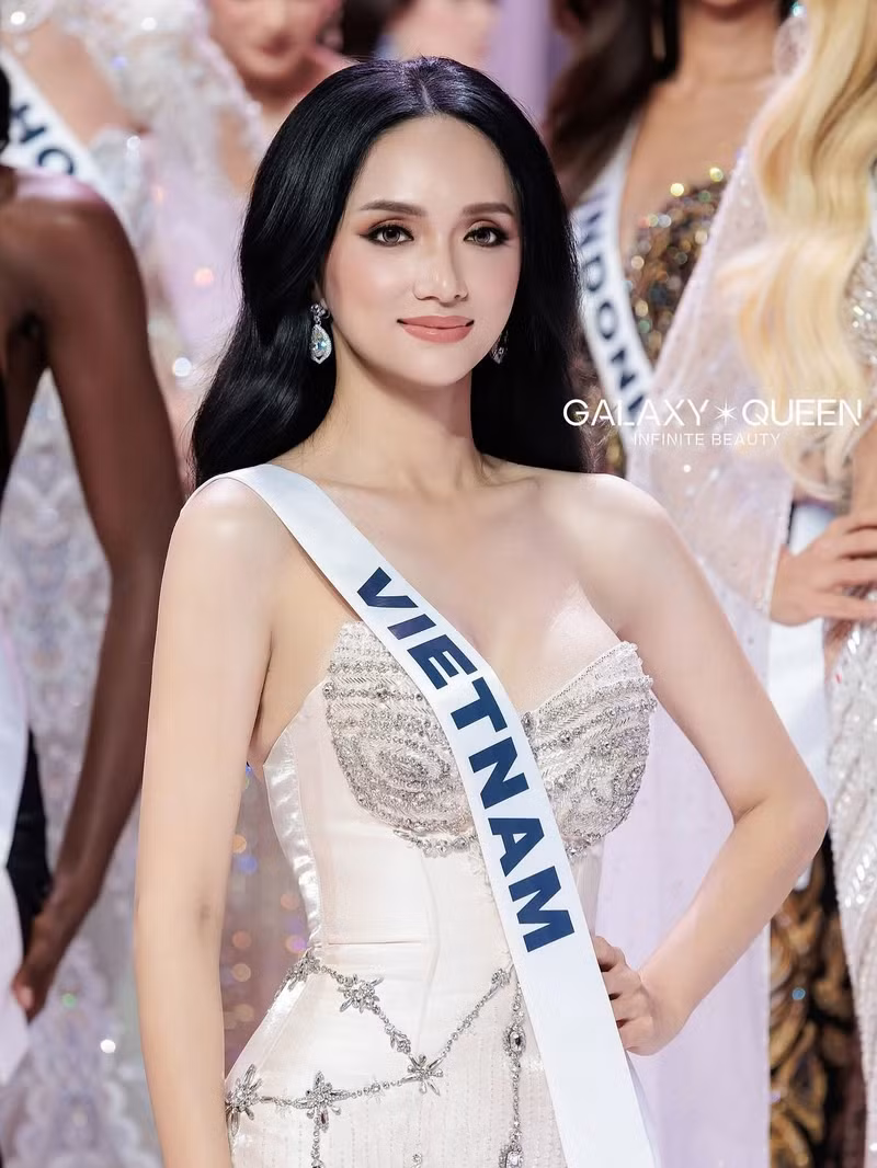 Hình ảnh của Hương Giang nhanh chóng lan truyền nhanh trên mạng xã hội, mang lại cho người hâm mộ cảm giác “tự hào” và kỳ vọng lớn vào màn thể hiện của cô tại đấu trường sắp tới. miss-universe-vietnam-7.jpg