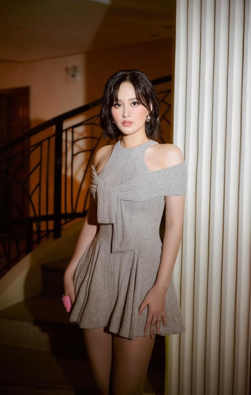 Với lợi thế chiều cao khủng, nàng hậu có thể dễ dàng lựa chọn nhiều phong cách thời trang. mai-phuong-thuy-4-2005.jpg