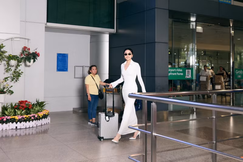 Cô liên tục tươi cười, trò chuyện và tương tác cùng người hâm mộ. ky-duyen-9.jpg