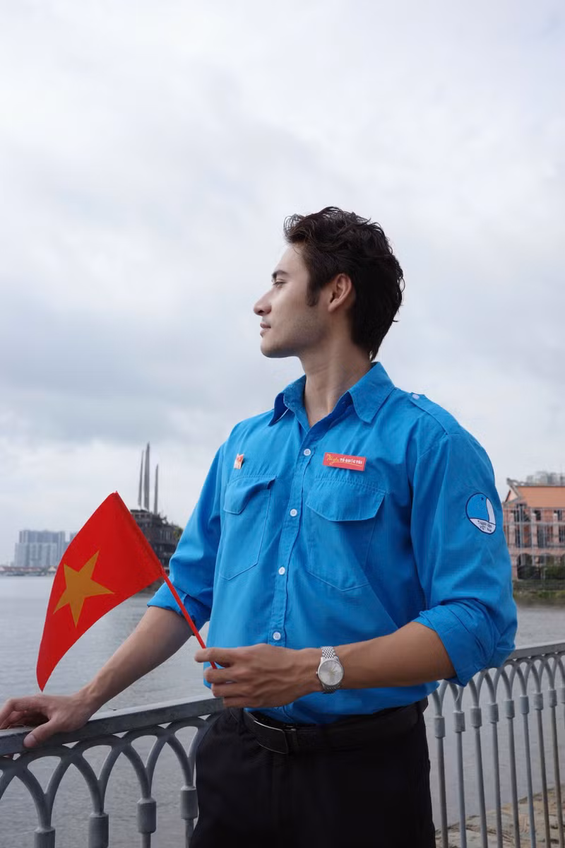 Bên cạnh đó, Tuấn Ngọc cũng mang đến sự thân thiện khi bắt chuyện và tương tác cùng các bạn, các anh chị đoàn viên có mặt tại đây. img-1787.jpg