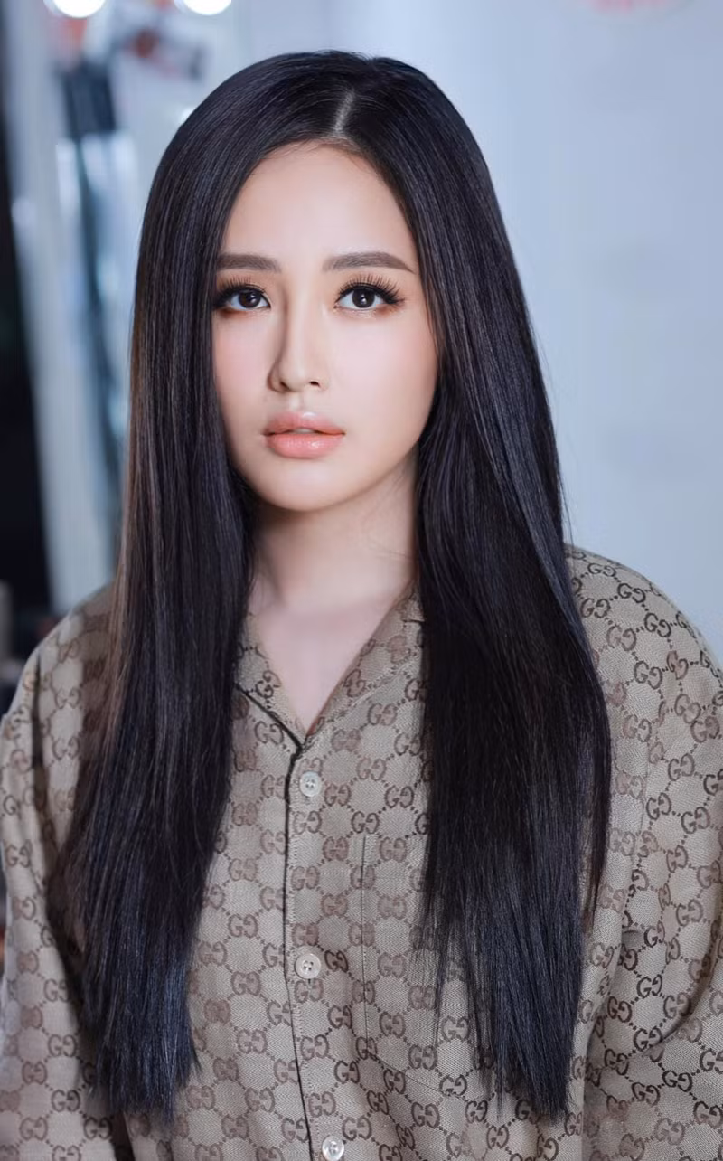 Mỹ nhân sinh năm 1988 từng chia sẻ, cô thường chọn những món ăn lành mạnh, tốt cho sức khỏe, ngủ đủ giấc. Ngoài ra, Mai Phương Thúy rất chăm chỉ luyện tập thể dục, thể thao. mai phương thúy 9.jpg