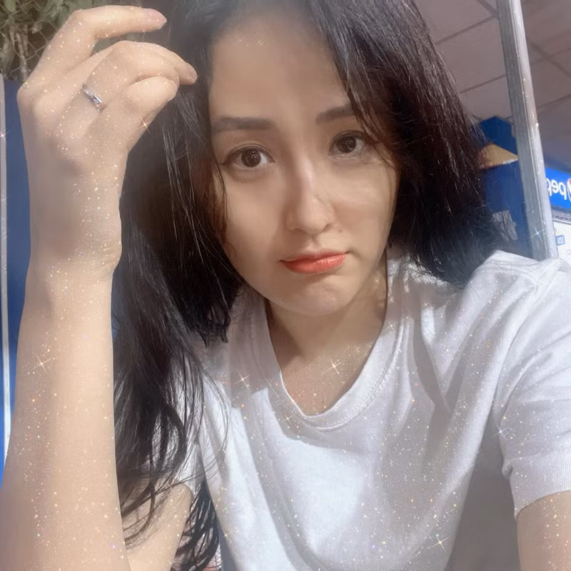 Có thể thấy dù đã bước vào độ tuổi U40, Mai Phương Thúy vẫn đẹp vô cùng gợi cảm, phong thái sang chảnh hơn theo thời gian. mai phương thúy 6.jpg