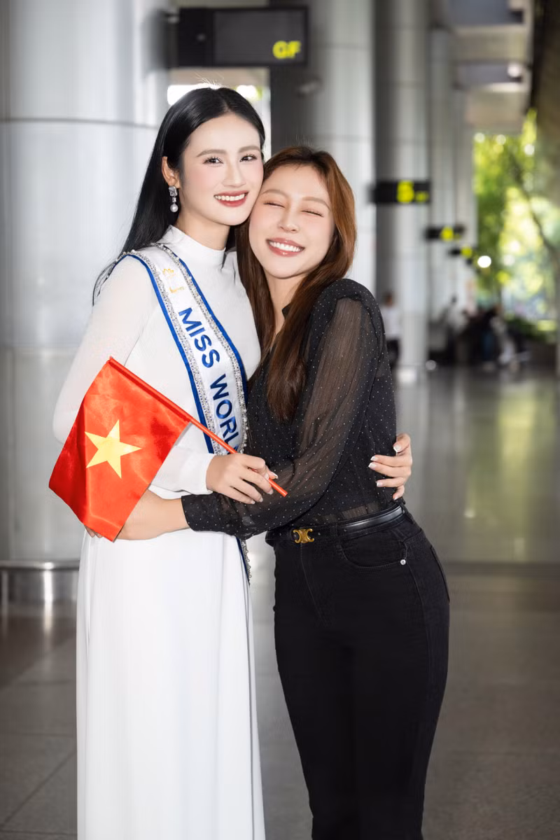 y-nhi-ve-nuoc-6-cung-hoa-hau-kieu-duy.jpg